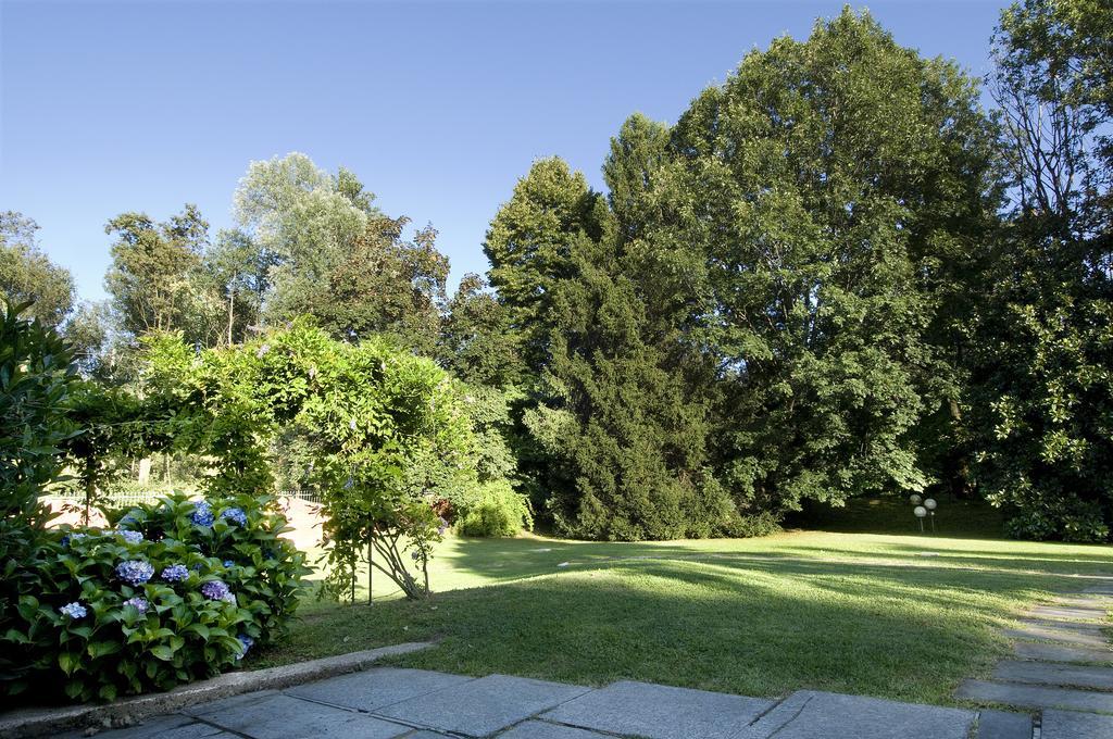 Bed&Garden Bed & Breakfast Cesate ภายนอก รูปภาพ